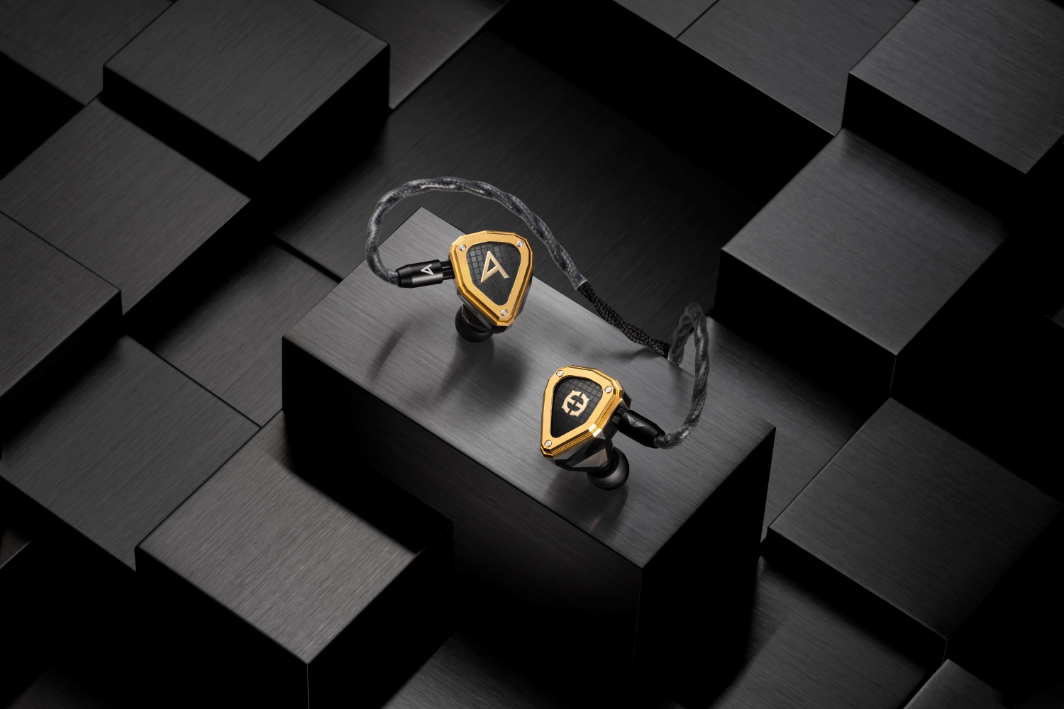 ほぼ未使用品 Astell&Kern　Empire Ears　Novus NOVUS｜Astell&Kern